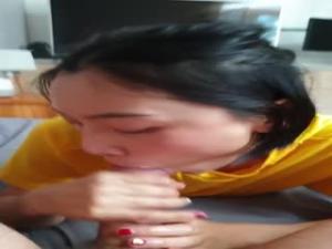 留学生刘玥饥渴难耐,发骚求操湿透了!